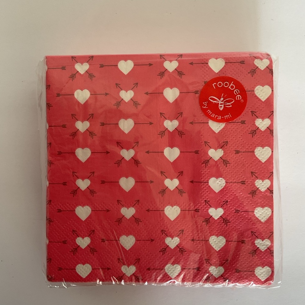 Mara Mi Hearts and Arrows Cocktail Napkins NWT